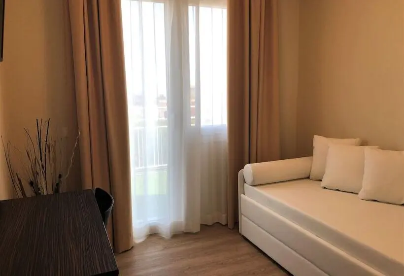 スーペリアの４人部屋, Suez