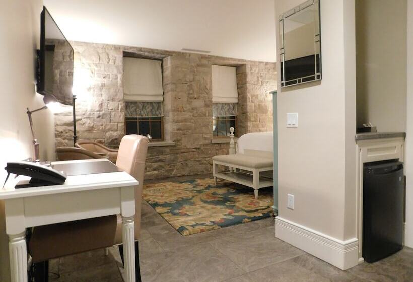 חדר סטנדרט מותאם לאדם עם מוגבלויות, The Barracks Inn