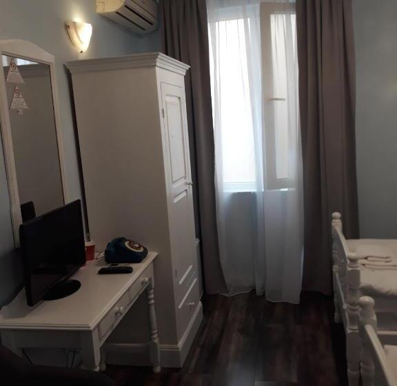 اتاق استاندارد, Three Dolphins Hotel With Rooftop Terracе