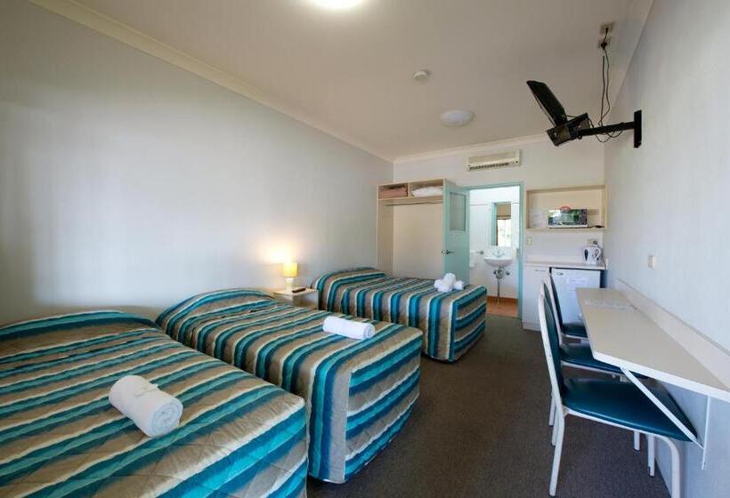 غرفة قياسية رباعية, Lamington Hotel Motel Detached Motel