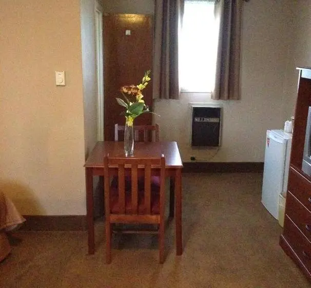 اتاق استاندارد, Majers Motel