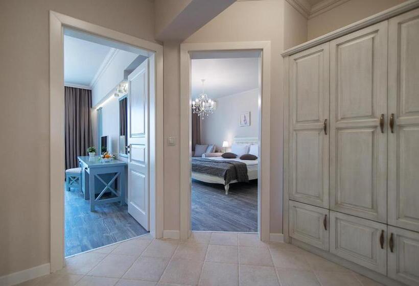 패밀리 아파트, Sunny Castle Hotel All Inclusive And Free Parking