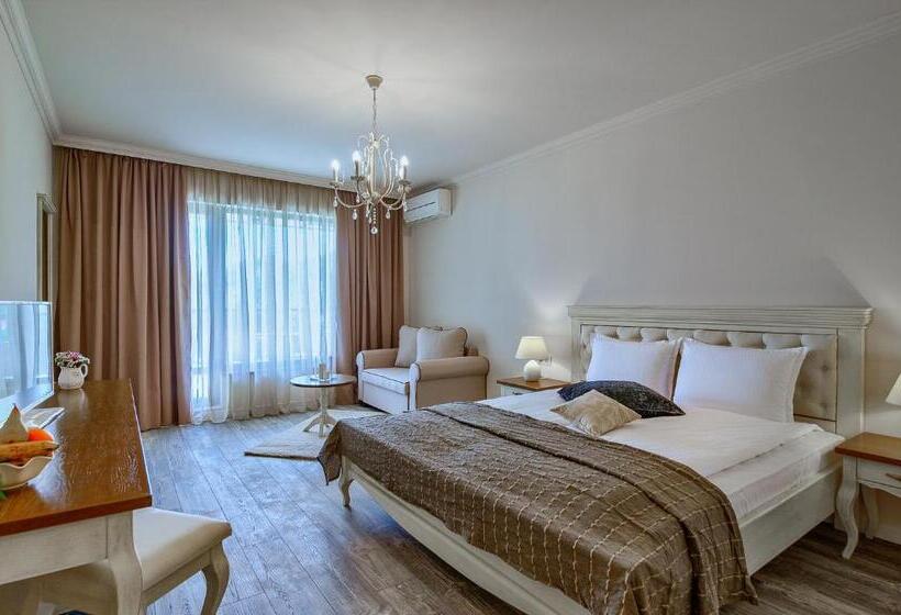 패밀리 아파트, Sunny Castle Hotel All Inclusive And Free Parking