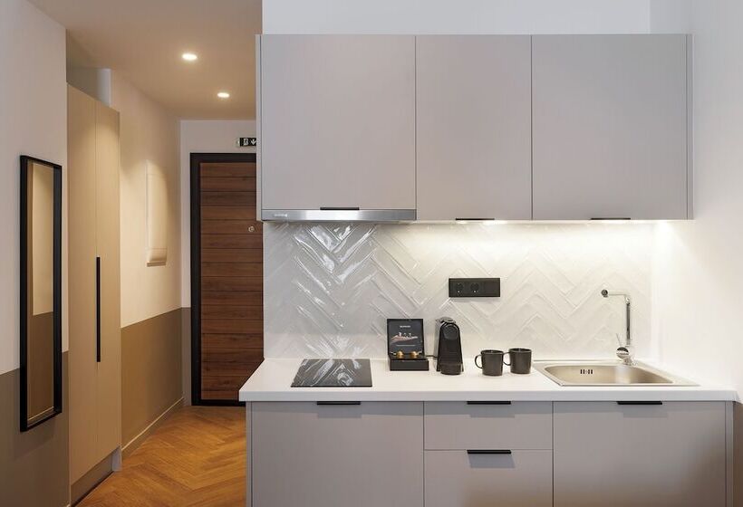 Escritório Deluxe, Ermass Modern Living Apartments
