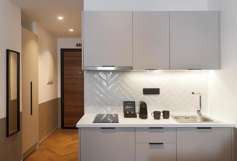 Escritório Deluxe, Ermass Modern Living Apartments