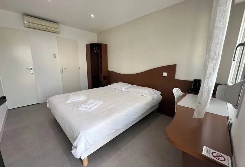 Habitación Estándar, Halte