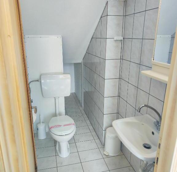 2ベッドルームアパートメント, Menta Studios