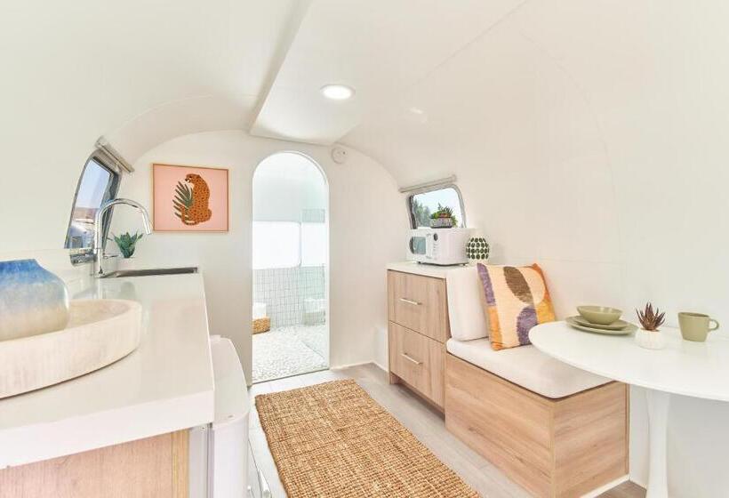 套房, Acres Landing