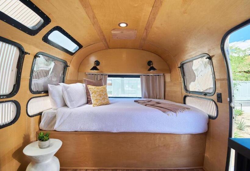 豪华套房, Acres Landing