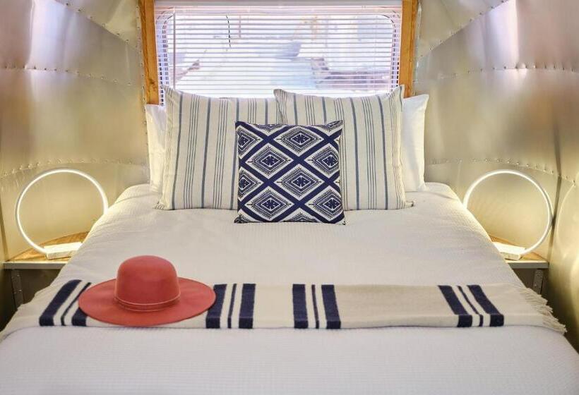 Люкс Superior, Acres Landing