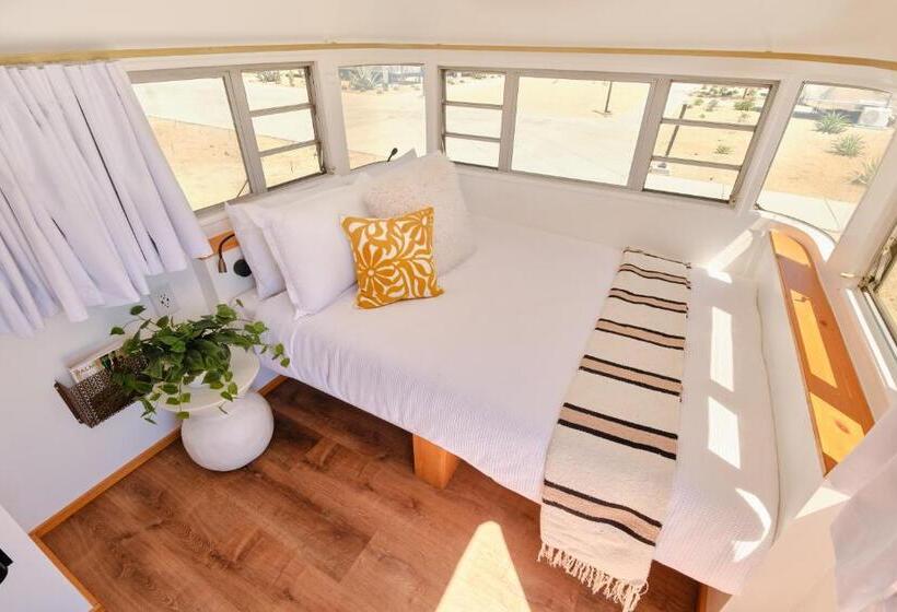 Студия Стандарт, Acres Landing