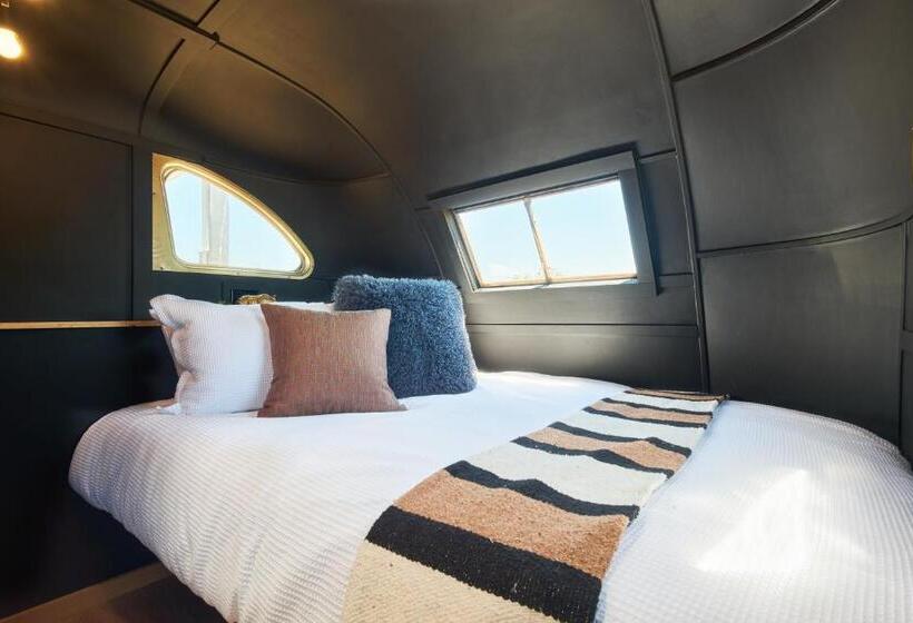 行政套房, Acres Landing