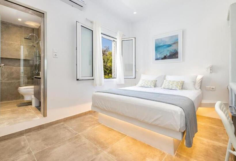 Номер Стандарт, Pelican Paros