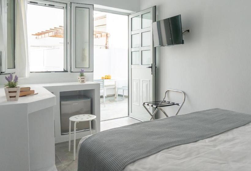 四人标准间, Pelican Paros