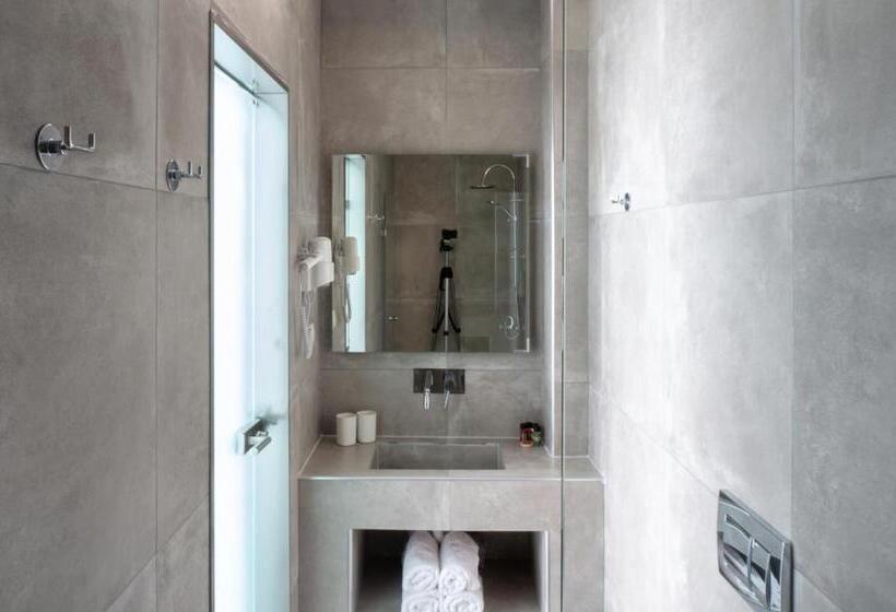 基本间, Pelican Paros