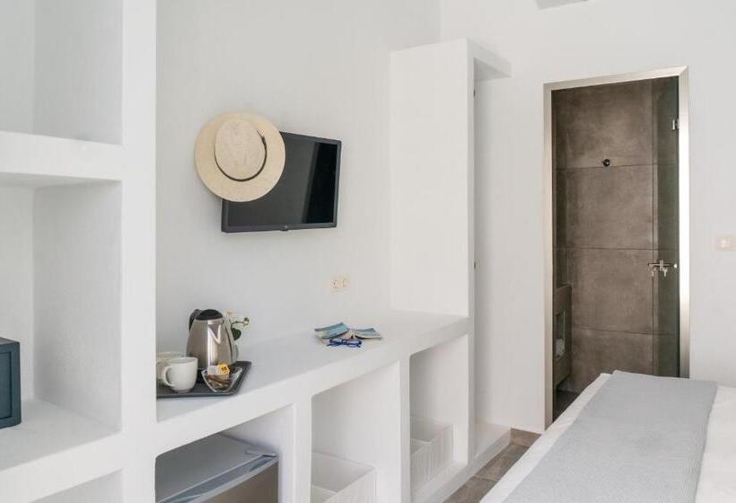 基本间, Pelican Paros