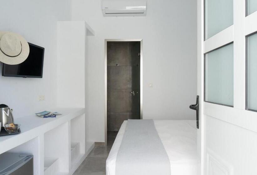 基本间, Pelican Paros