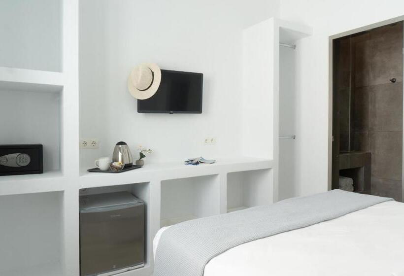 Номер Basic, Pelican Paros