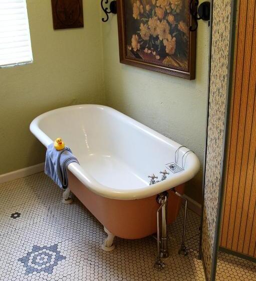 جناح ديلوكس, Blue Swallow Motel