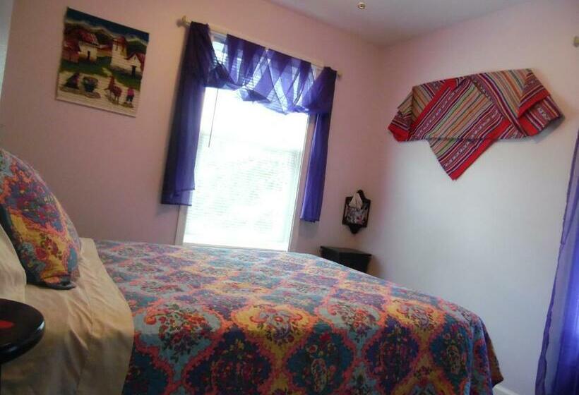 Quarto Deluxe, Cantuta Inn