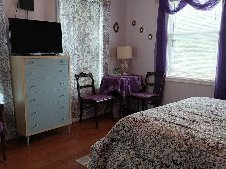 Quarto Deluxe, Cantuta Inn