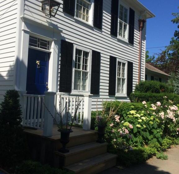 Deluxe Suite King-Size Franciággyal, Dot's Landing Garden Room