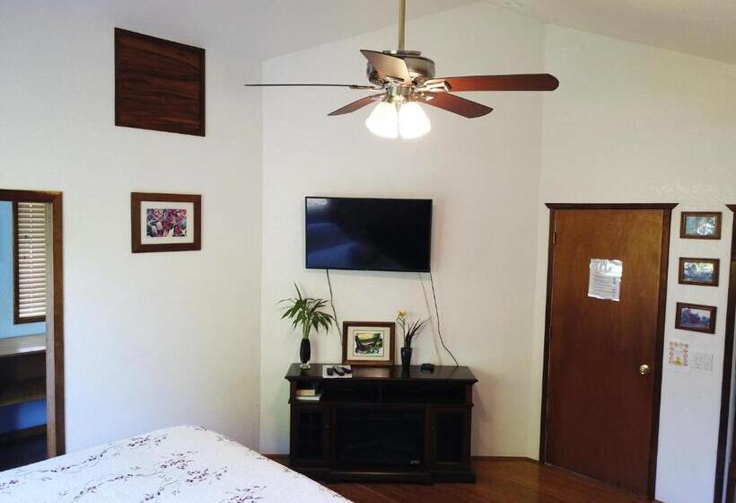 キングサイズベッドのデラックススイート, Hawaiian Ohana Home