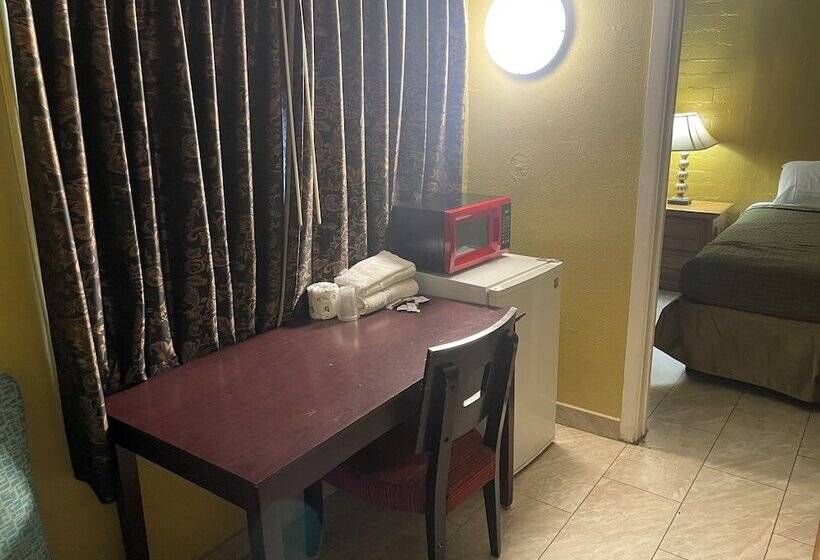 디럭스 룸, Black Horse Motel