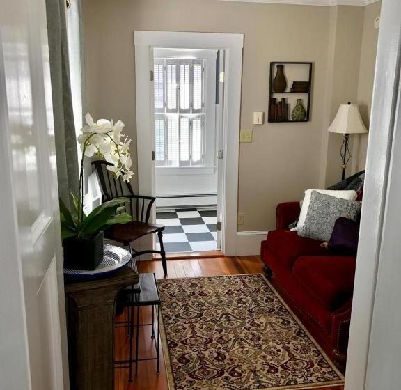 Люкс, Bourne Bed And Breakfast