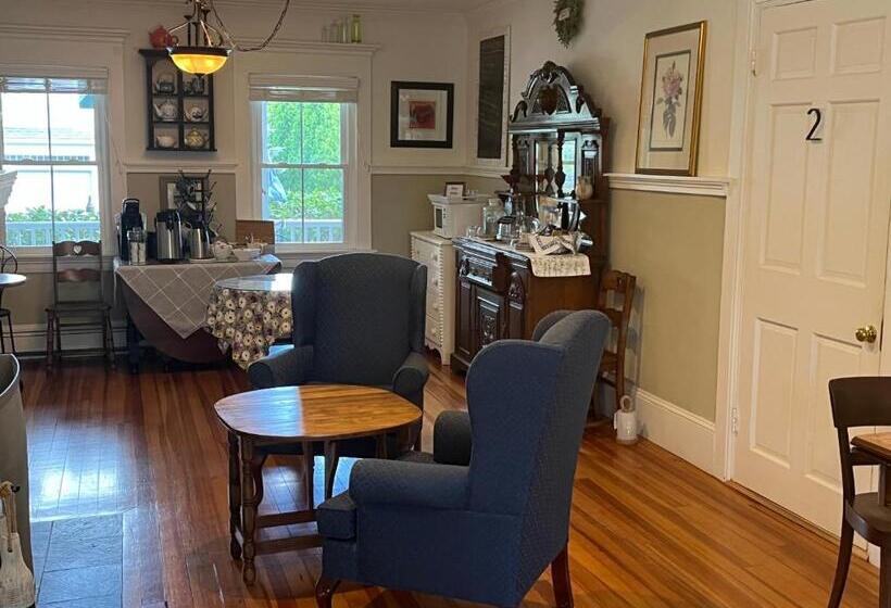 스위트, Bourne Bed And Breakfast