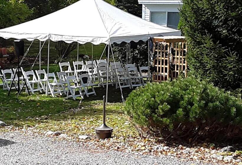 스위트, Bourne Bed And Breakfast