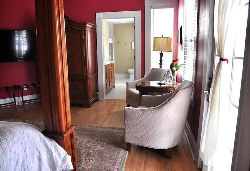 Deluxe Suite King Bed, Greenway House Bed And Breakfast