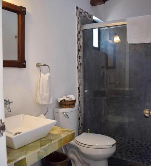 ماستر سويت, Casa Alvarada