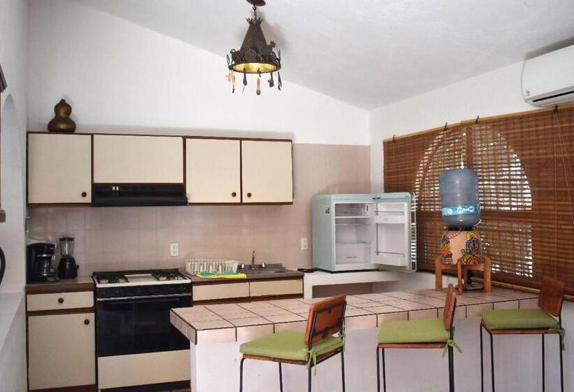 ماستر سويت, Casa Alvarada