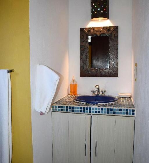 جناح, Casa Alvarada