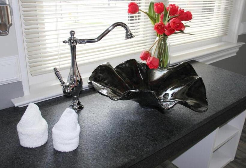 סוויטה דלוקס, City Hall Grand