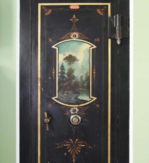 חדר סופריור, City Hall Grand