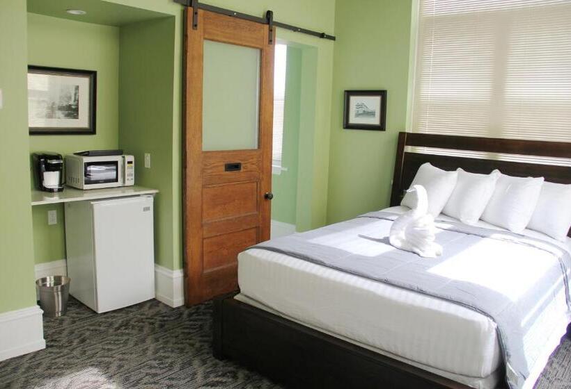 חדר סופריור, City Hall Grand