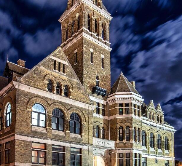 Номер Deluxe Кровать Кинг, City Hall Grand