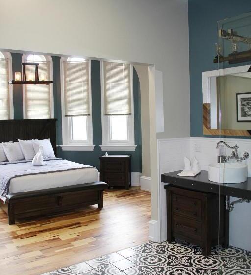 חדר סופריור, City Hall Grand