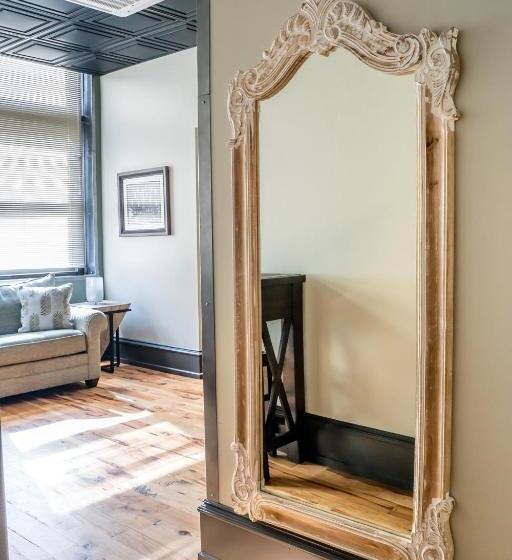 סוויטת ג'וניור, City Hall Grand