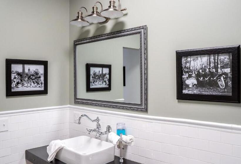 סוויטת ג'וניור, City Hall Grand