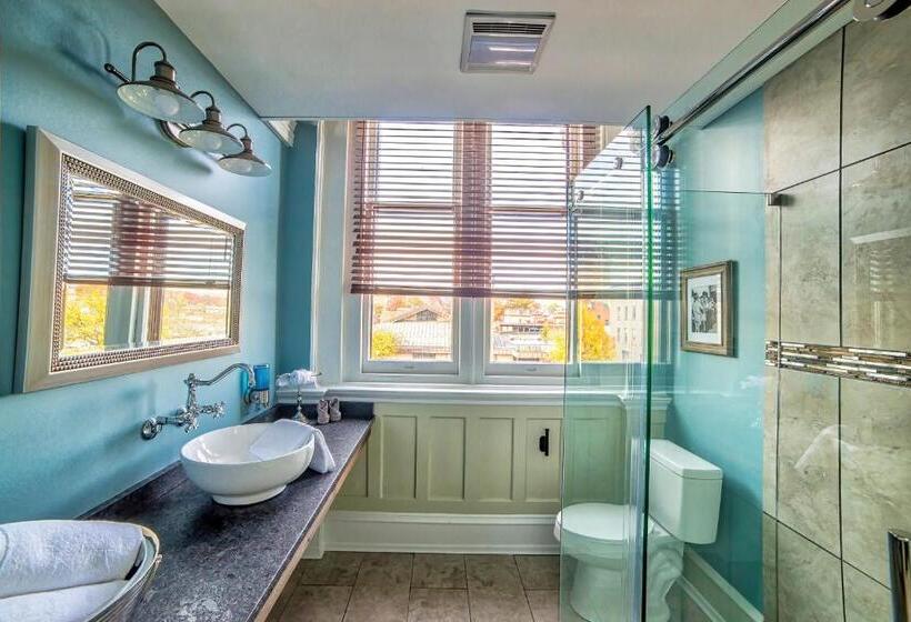 חדר דלוקס, City Hall Grand