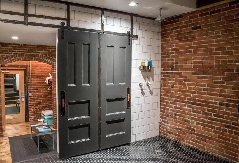 חדר סטודיו סטנדרד, City Hall Grand