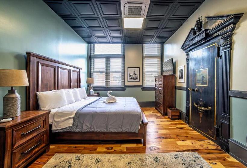 חדר דחוקס עם מיטת קינג, City Hall Grand