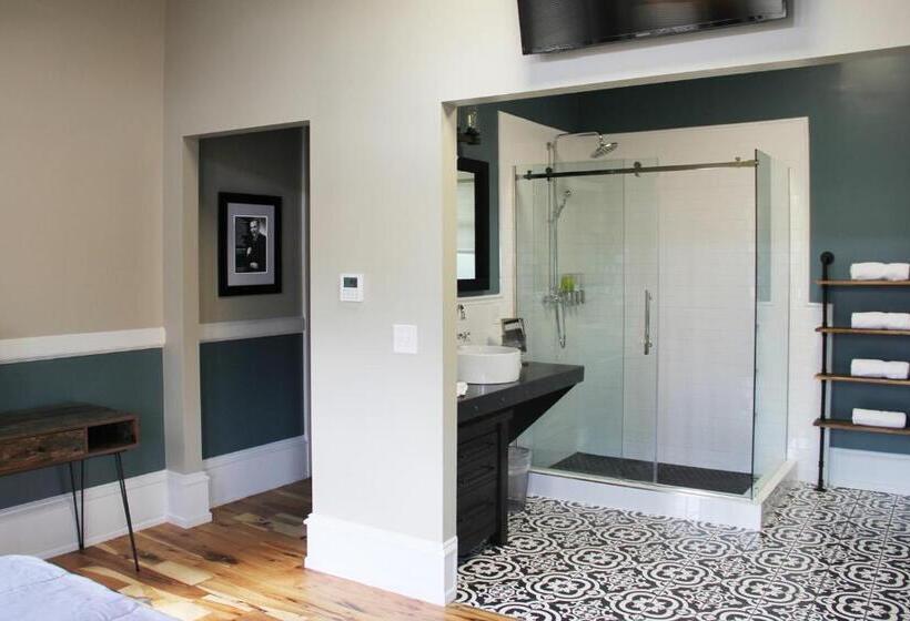 חדר סופריור, City Hall Grand