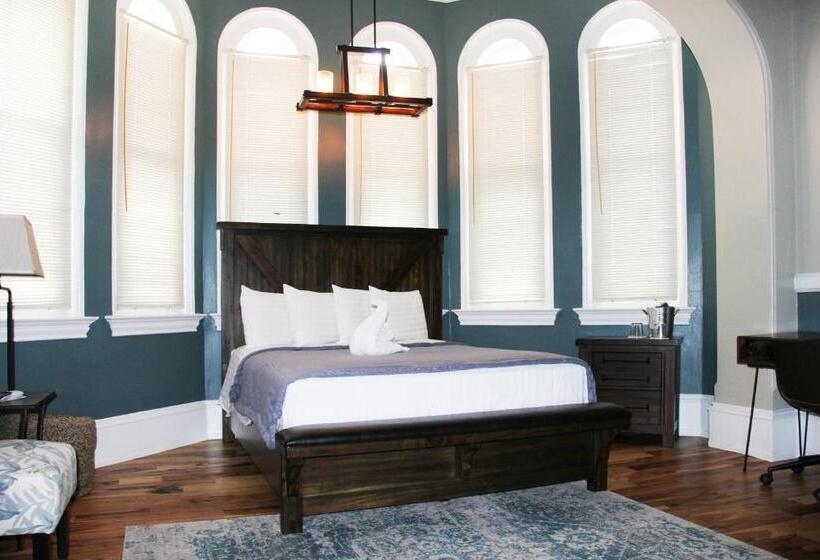 חדר סופריור, City Hall Grand