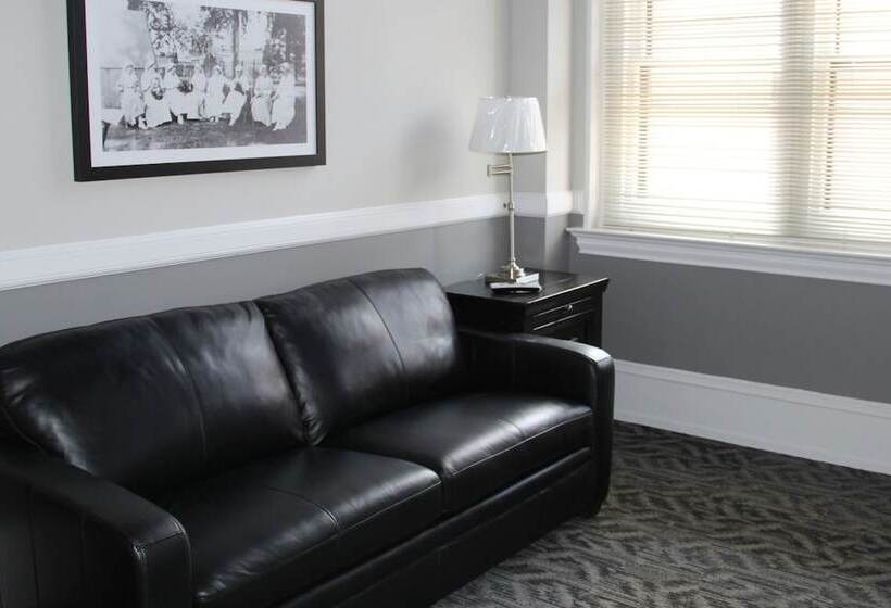 סוויטה דלוקס, City Hall Grand