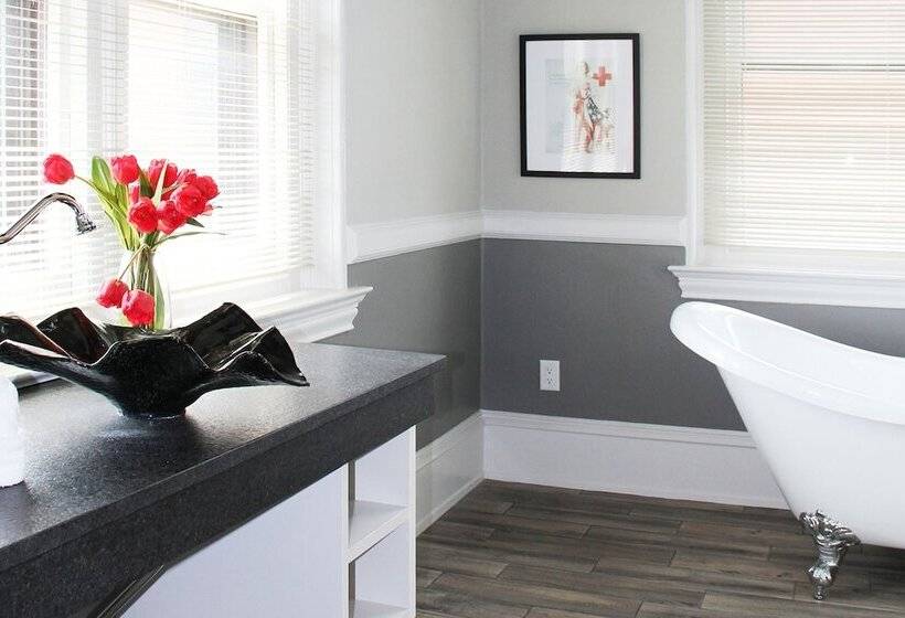 סוויטה דלוקס, City Hall Grand