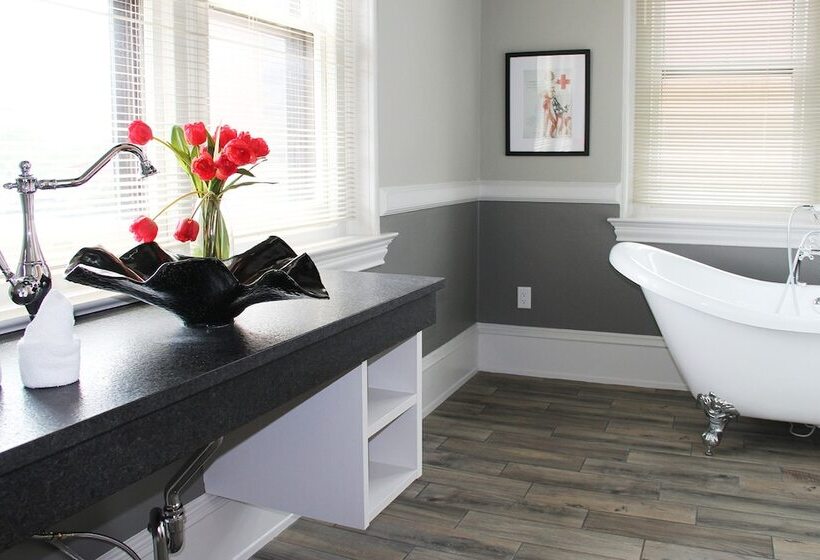 סוויטה דלוקס, City Hall Grand